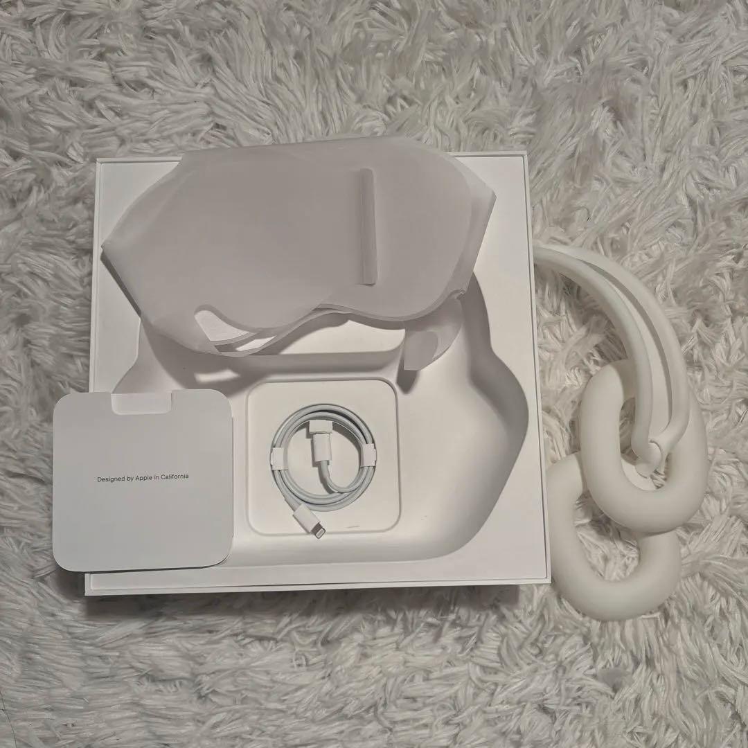 Apple AirPods Max シルバー　2020年発売