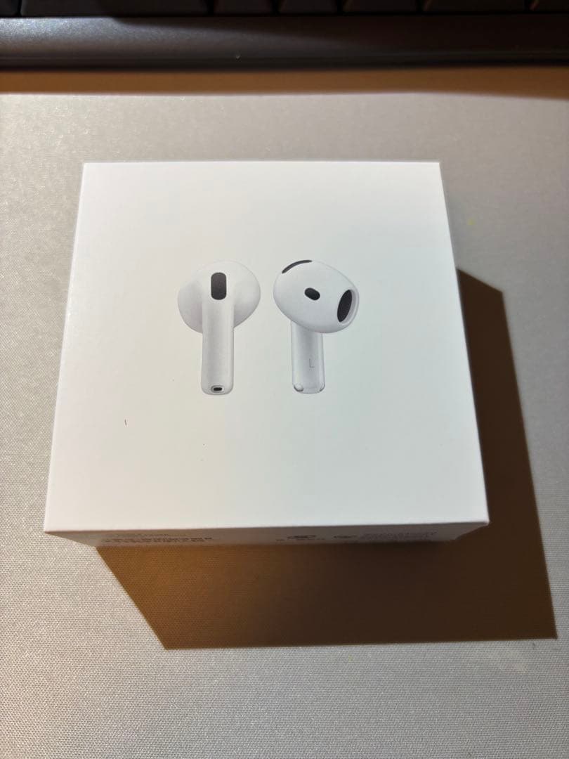 未開封 AirPods4 ホワイト