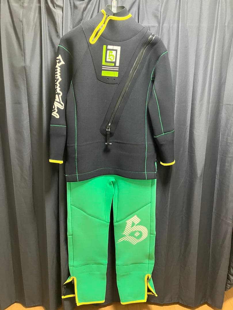 【値下げ】SPYDERFLEX ドライスーツ 黒/緑