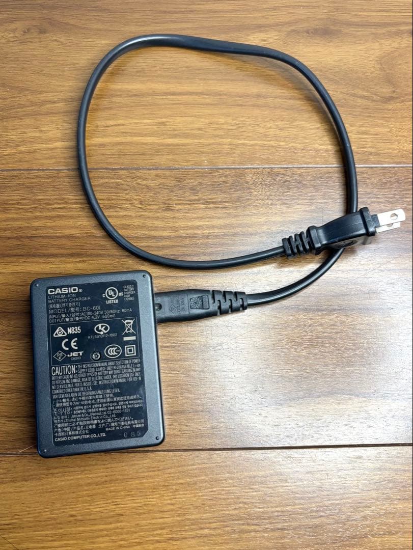 CASIO EXILIM デジタルカメラ 8.1 Mega Pixels