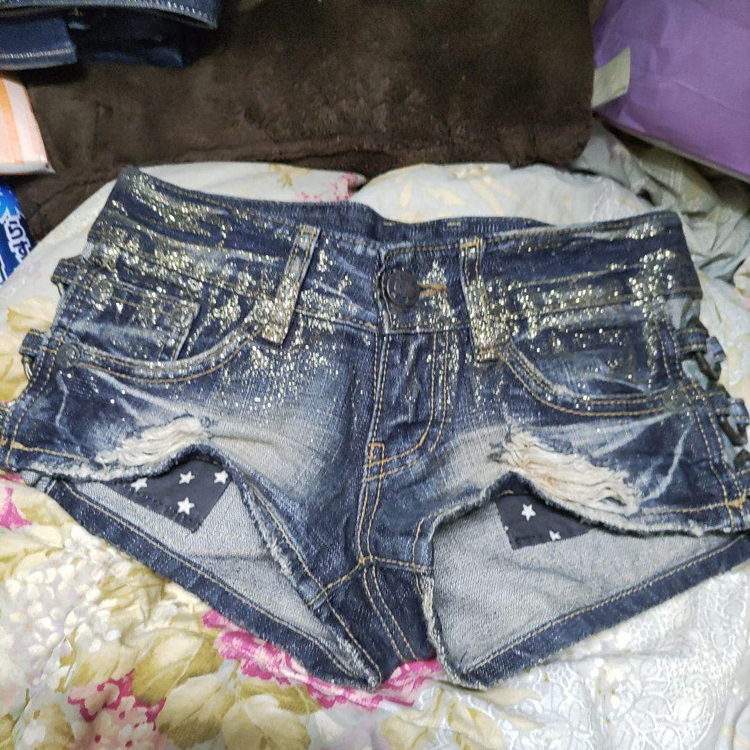 r.d.a. jeans ダメージデニムショートパンツ　23インチ