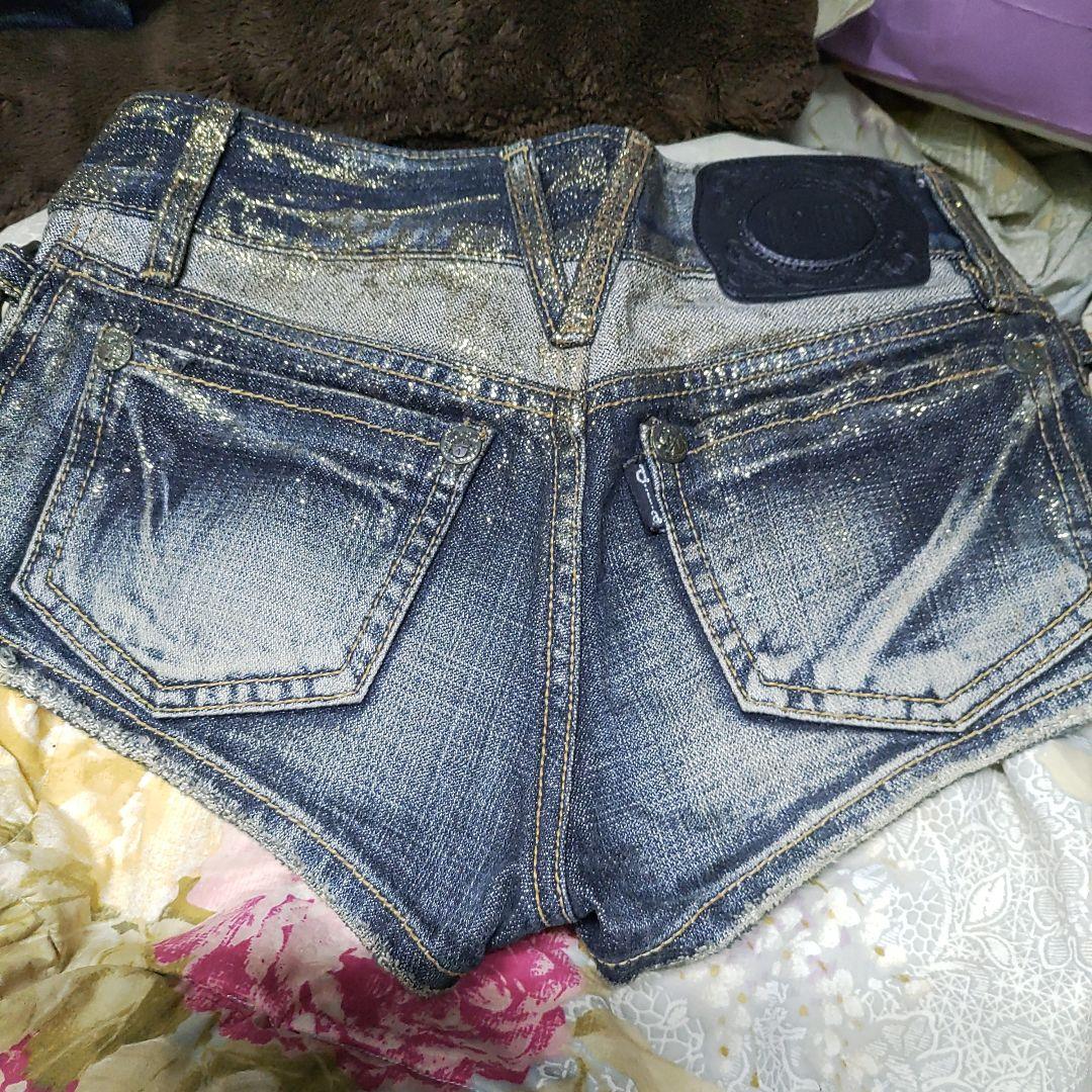 r.d.a. jeans ダメージデニムショートパンツ　23インチ