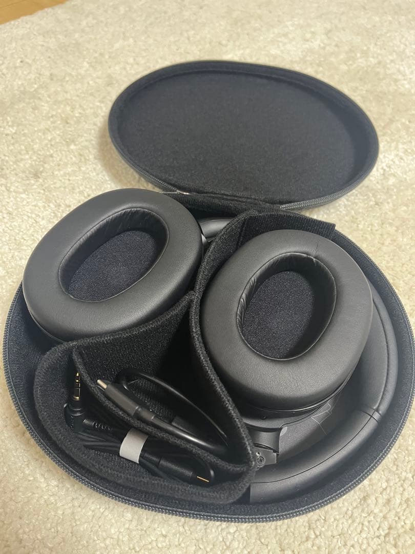 SONY ワイヤレスヘッドホン ブラック 収納ケース付き