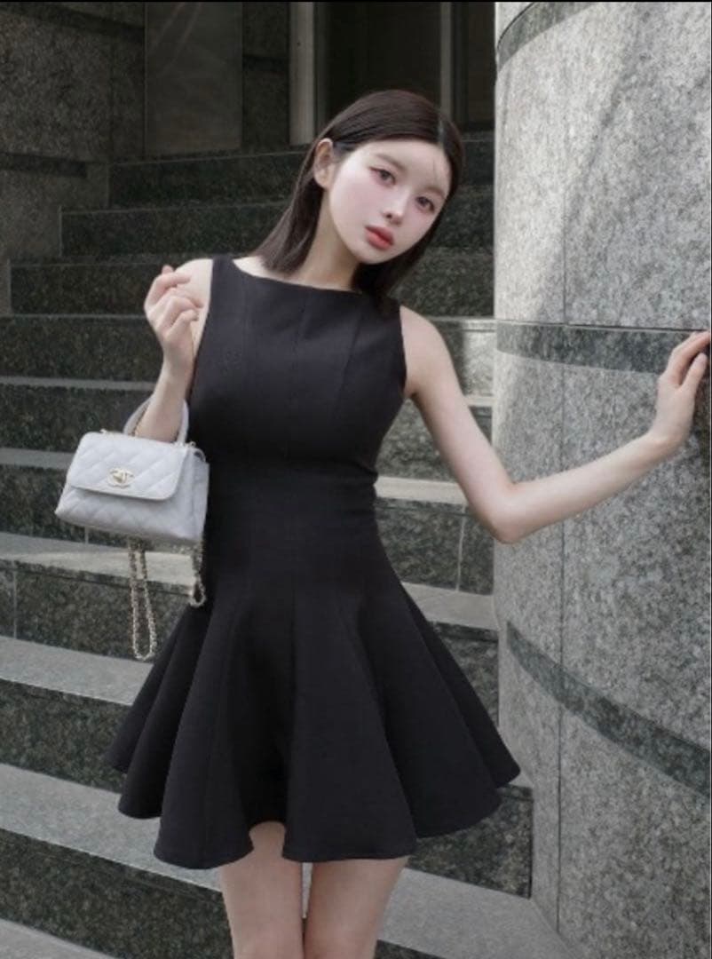 ダーリッチシルエットフレアミニワンピース