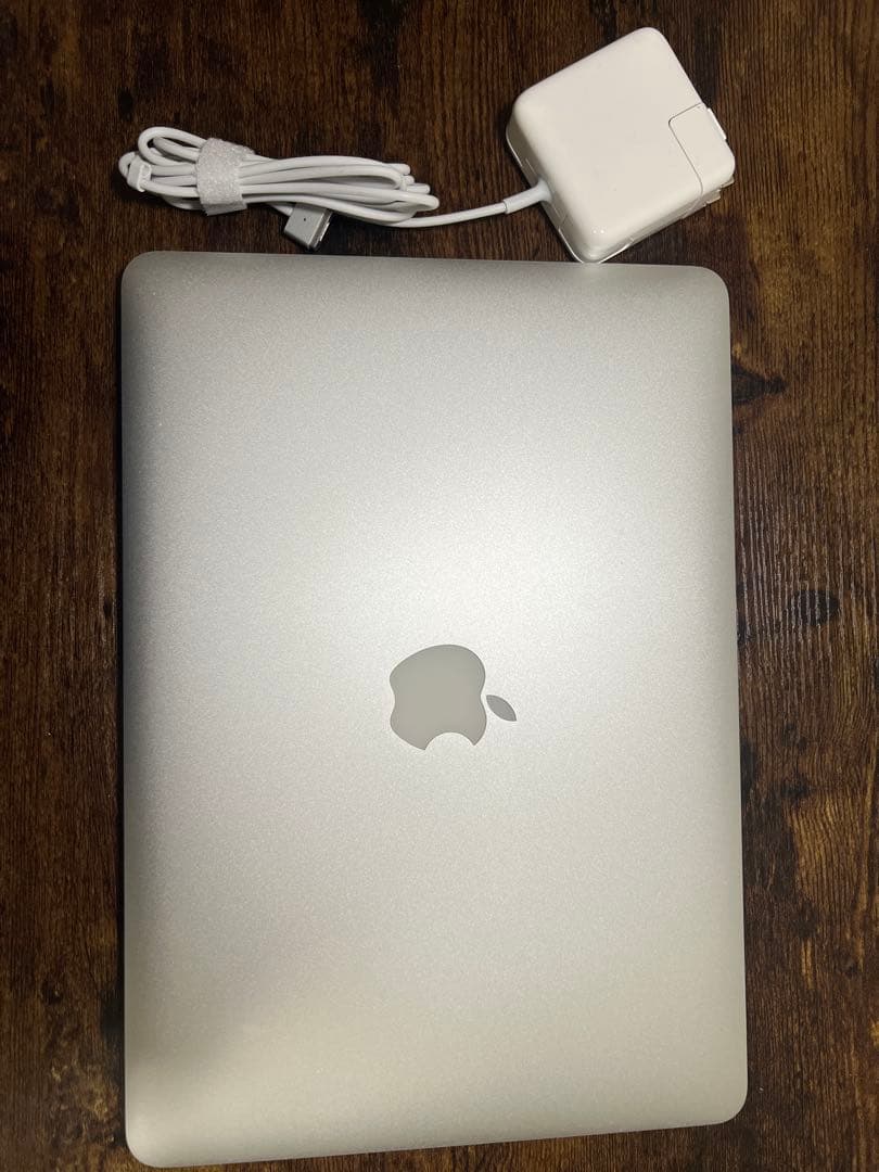 MacBook シルバー 充電器付き