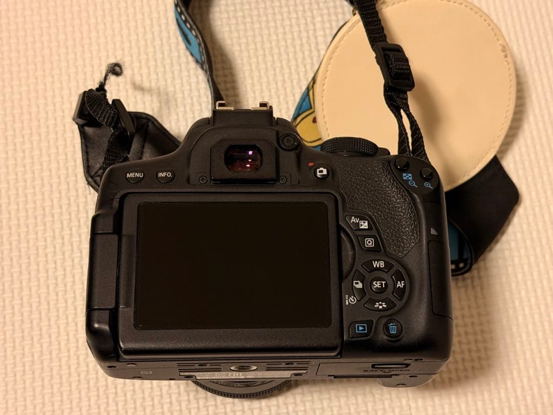 【最終値下げ】CanonKiss X8i+50mmF1.8+24mmF2.8