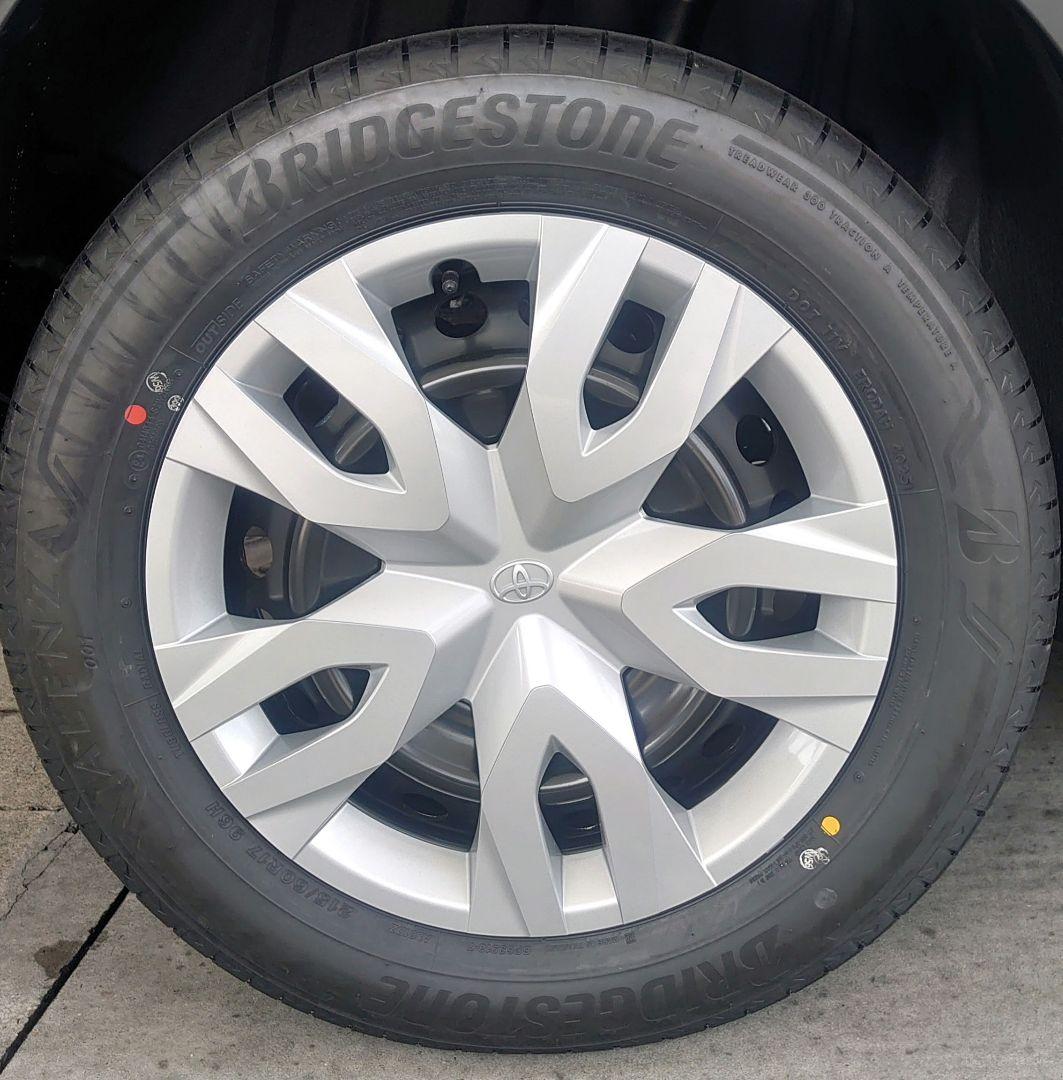 トヨタ 17インチ純正スチールホイール＆キャップ＆タイヤ カローラクロス