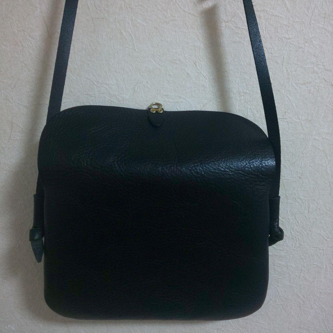 LONA サコッシュ