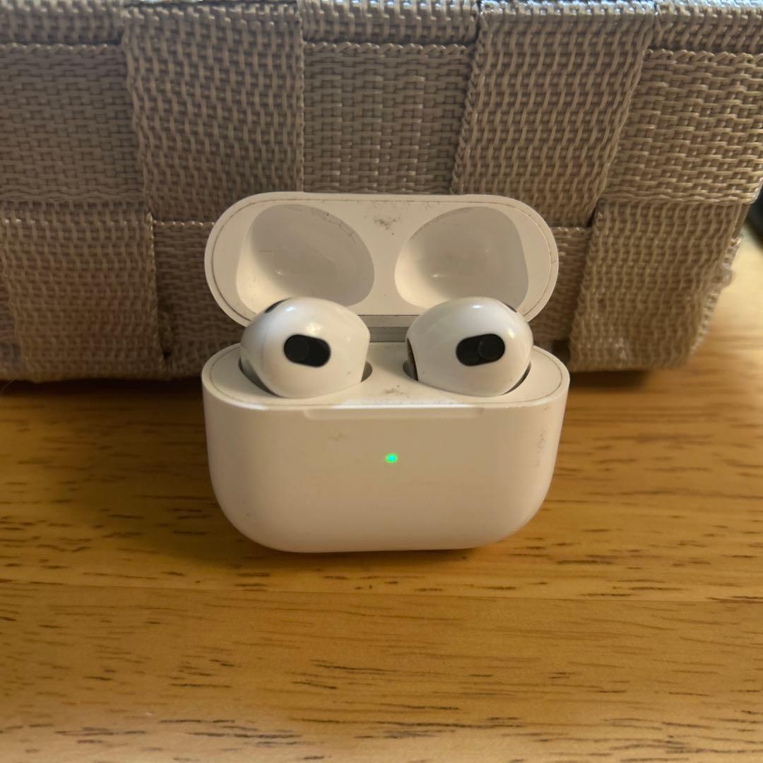 【純正】AirPods第3世代　本体 ホワイト 充電ケース付き