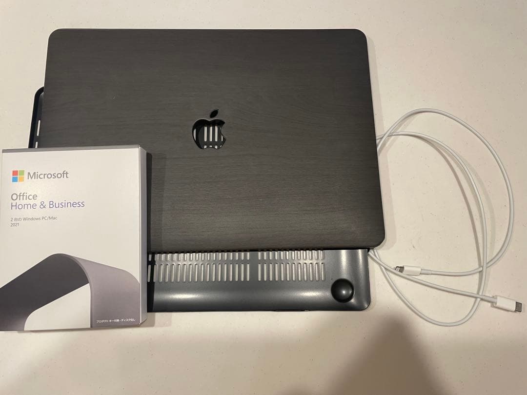 【美品】MacBook PRO M1 Office、FINAL CUT付き