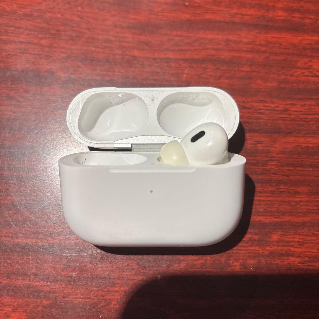 【右耳のみ】AirPods Pro2（A2698）本体 充電ケース付き