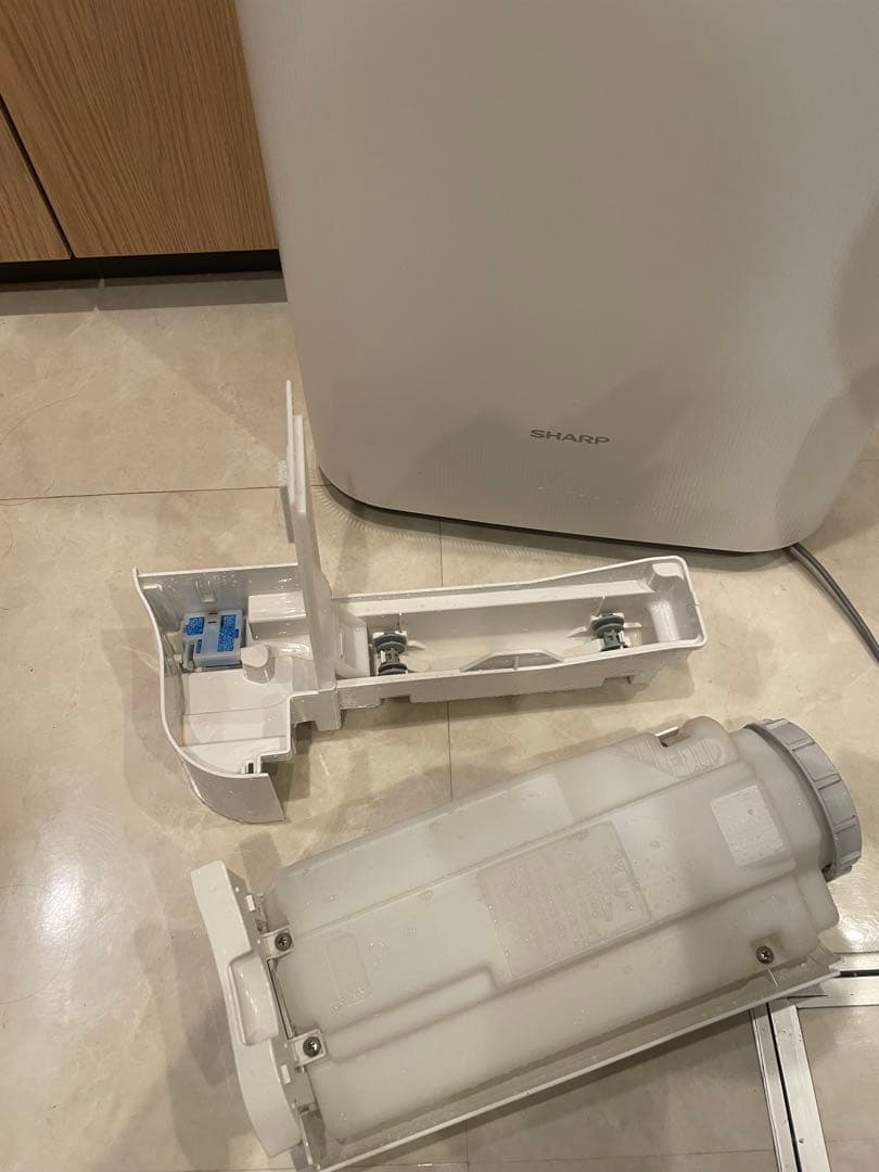 シャープ 加湿空気清浄機 KC-L50-W 2021年袋