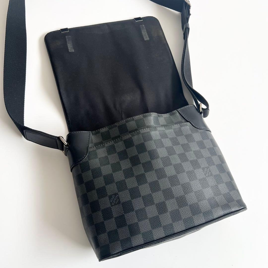 バッグ LOUIS VUITTON DISTRICT LOGO SHOULDER BAG