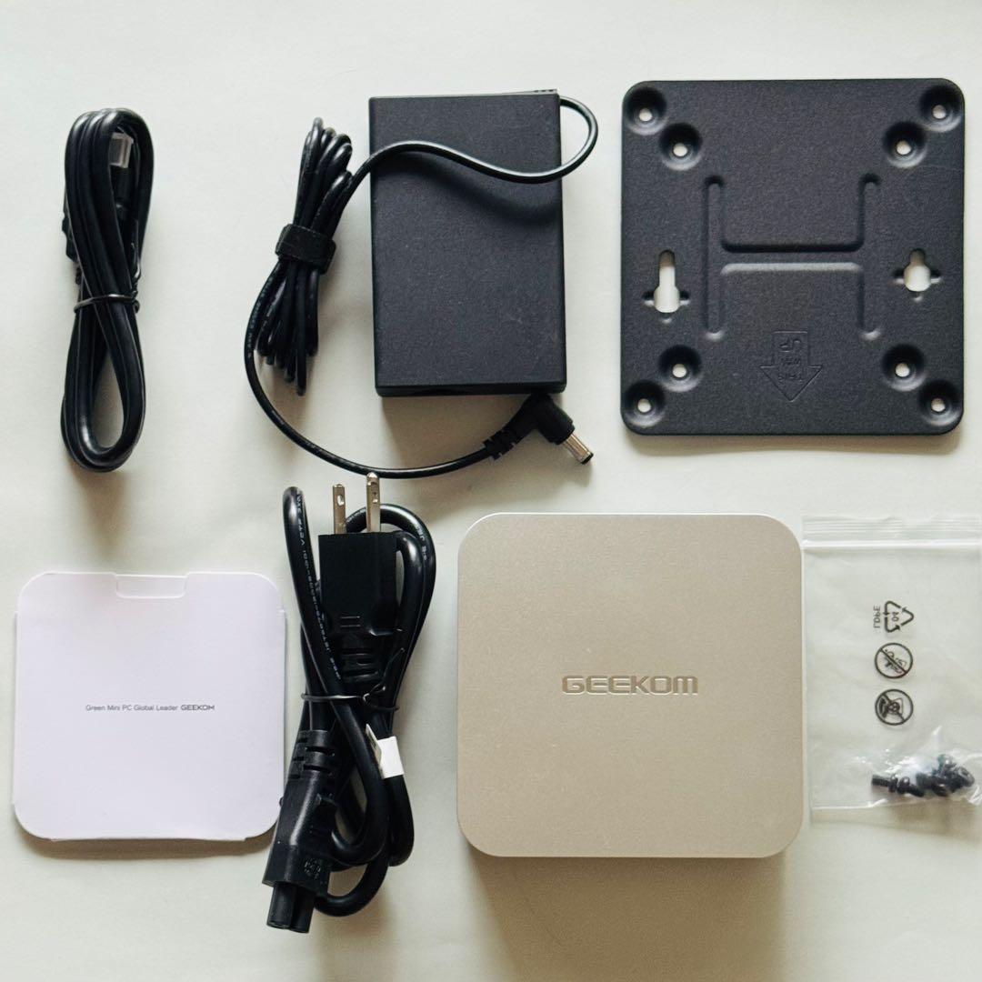 【美品】小型PC GEEKOM A6 AMD Ryzen 7 6800H搭載
