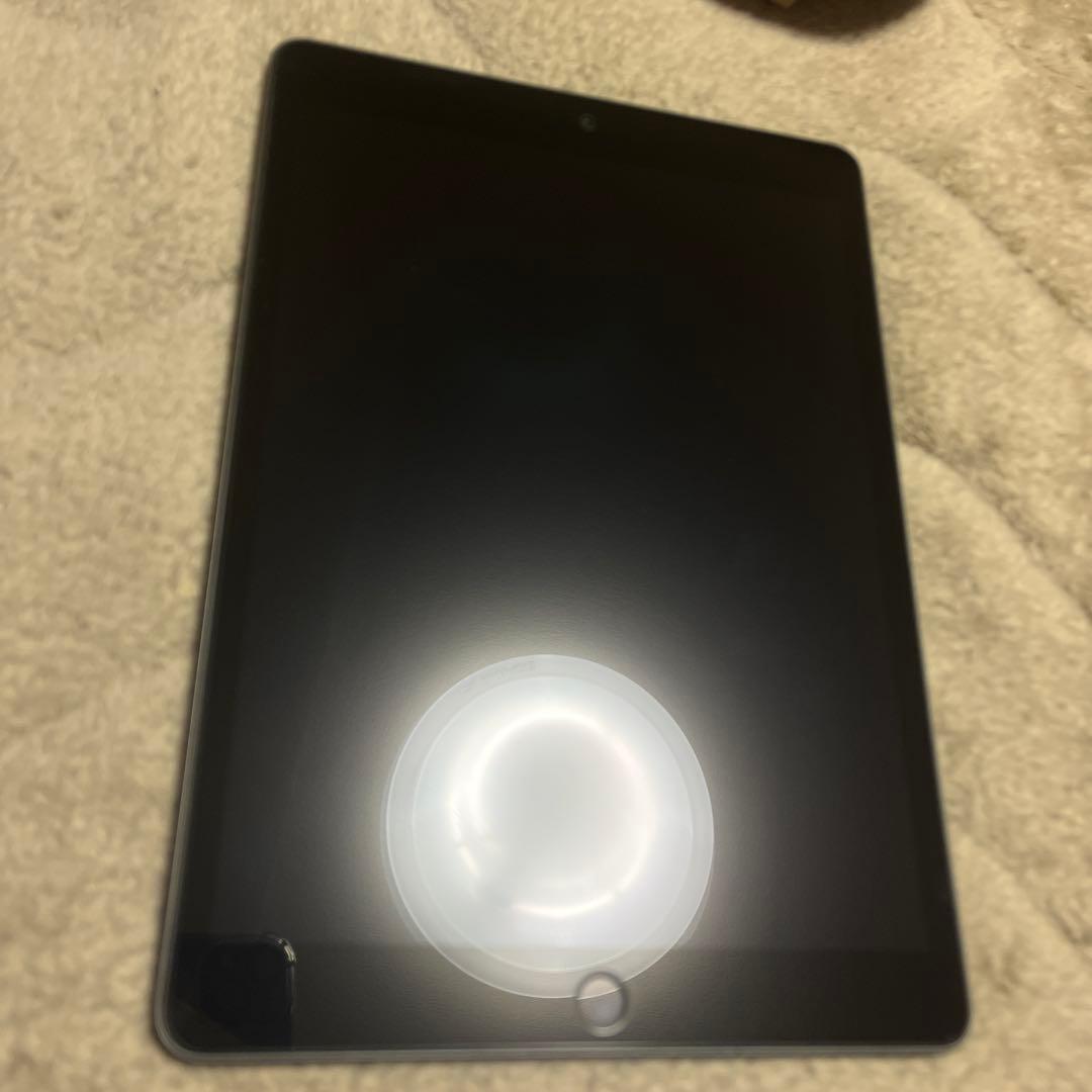 Apple iPad 第7世代32GB スペースグレー ケース、替えフィルム付き