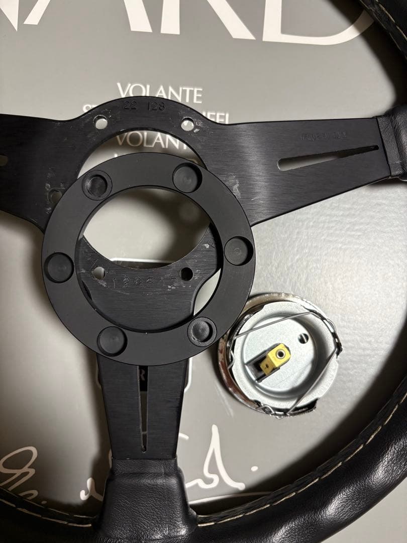 ナルディ　クラッシック　ブラックスポーク　ステアリング 36センチ