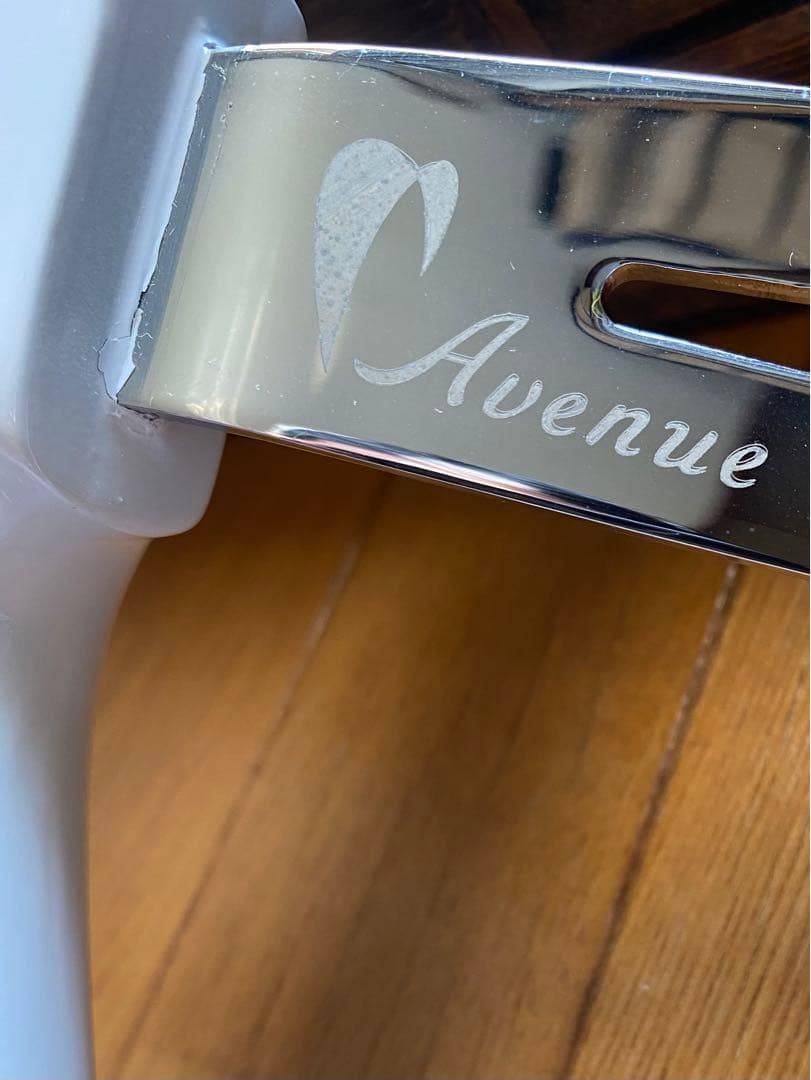 【mana】Avenue ホワイト ステアリング