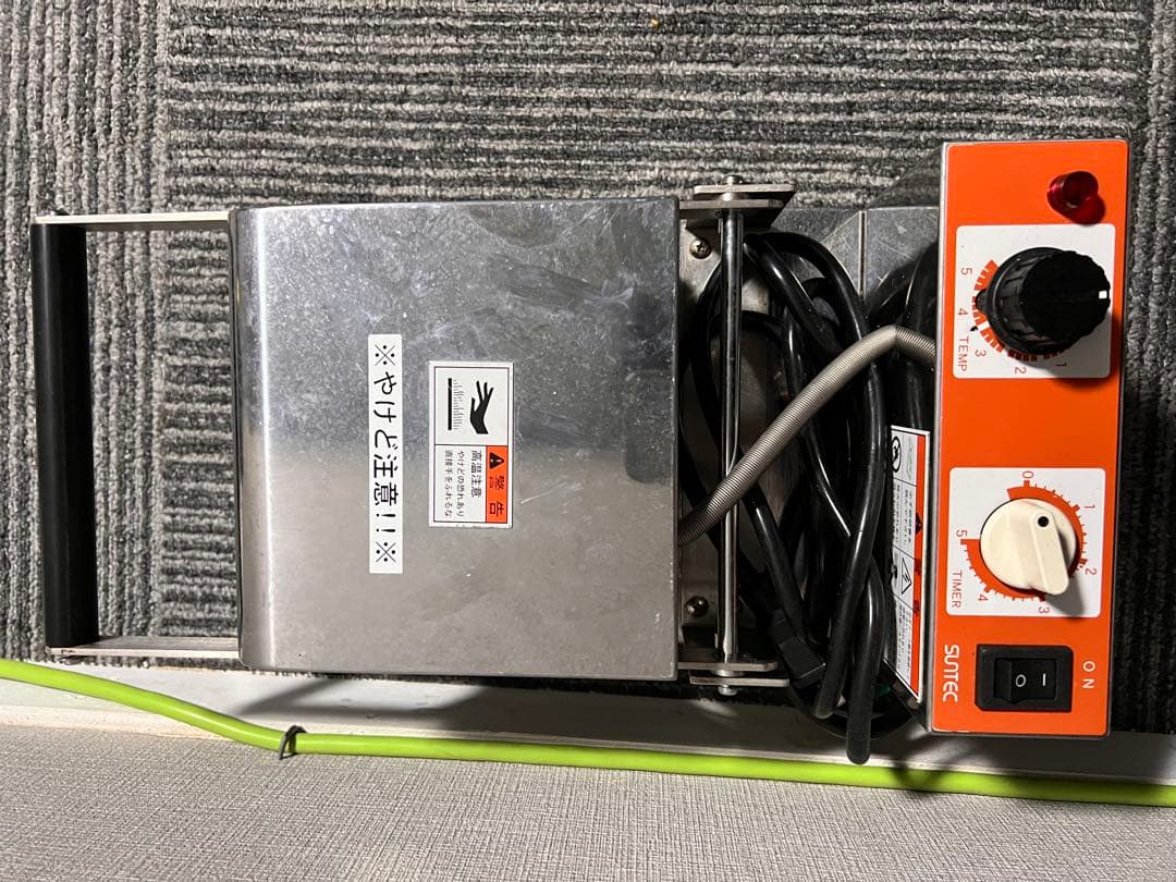 ワッフルメーカー ステンレス製 温度調節機能付き