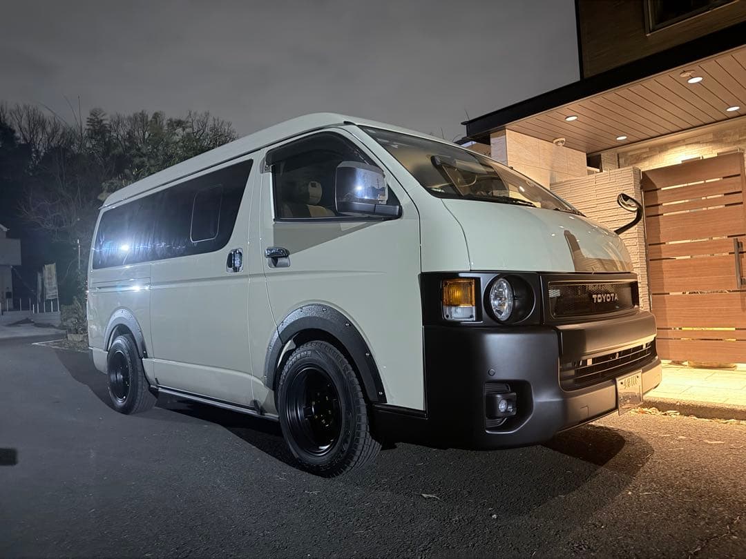 200系ハイエースRIVAI OFFROAD リーガル オーバーフェンダー 中古