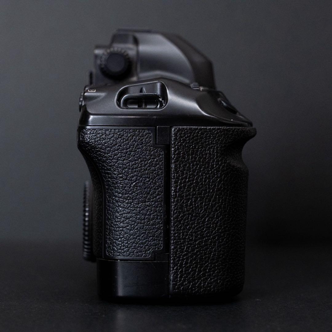 Canon キヤノン EOS3 フィルムカメラ