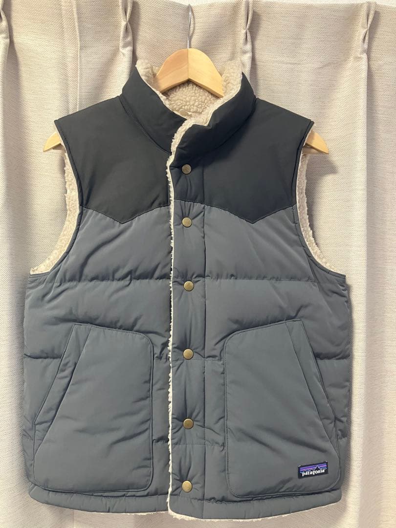 【美品】patagonia リバーシブルダウンベスト(サイズ:メンズXS)