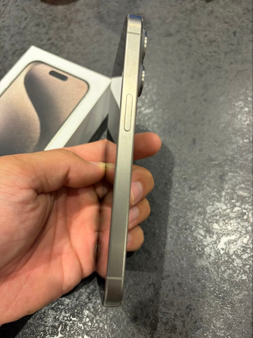 Apple iPhone15 Pro 128gb本体 ブラックチタニウム