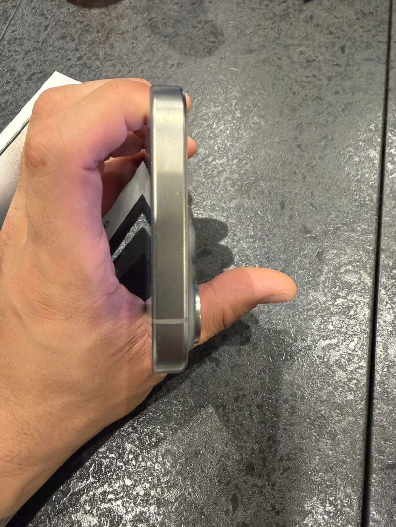 Apple iPhone15 Pro 128gb本体 ブラックチタニウム