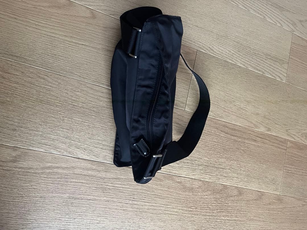 プラダ　サコッシュ　ショルダーバッグ