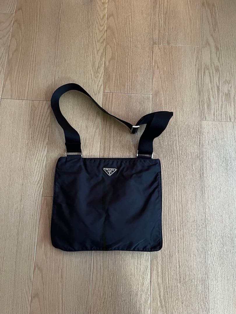 プラダ　サコッシュ　ショルダーバッグ