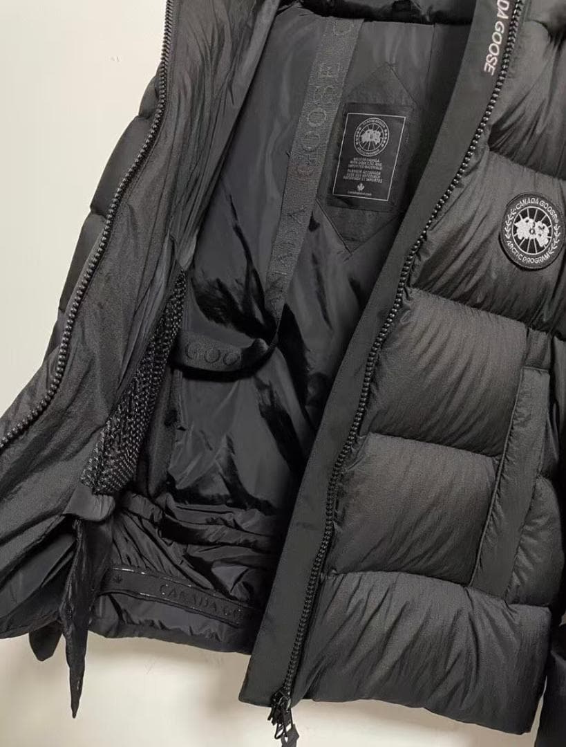 極美品 ブラックダウンジャケット フード付き~~~