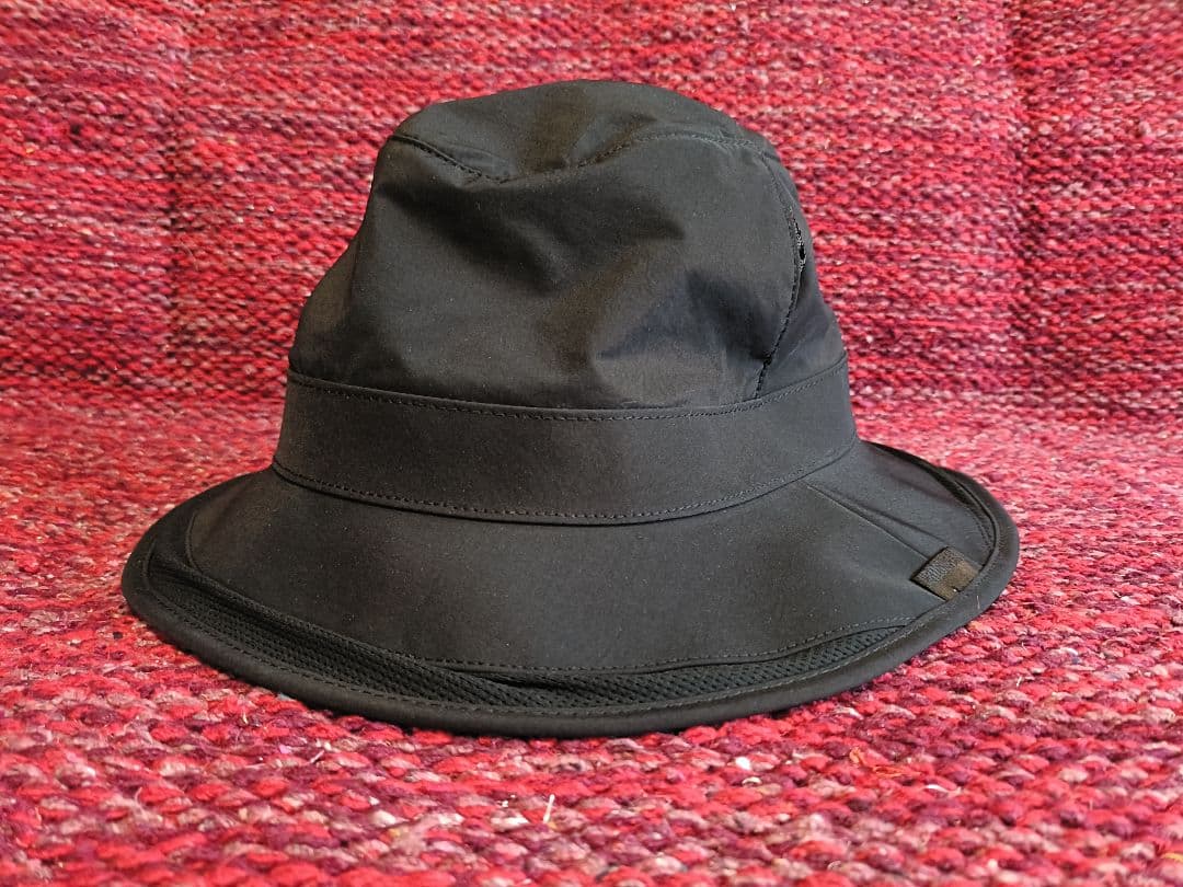 White Mountaineeringホワイトマウンテニアリング クロスピーク