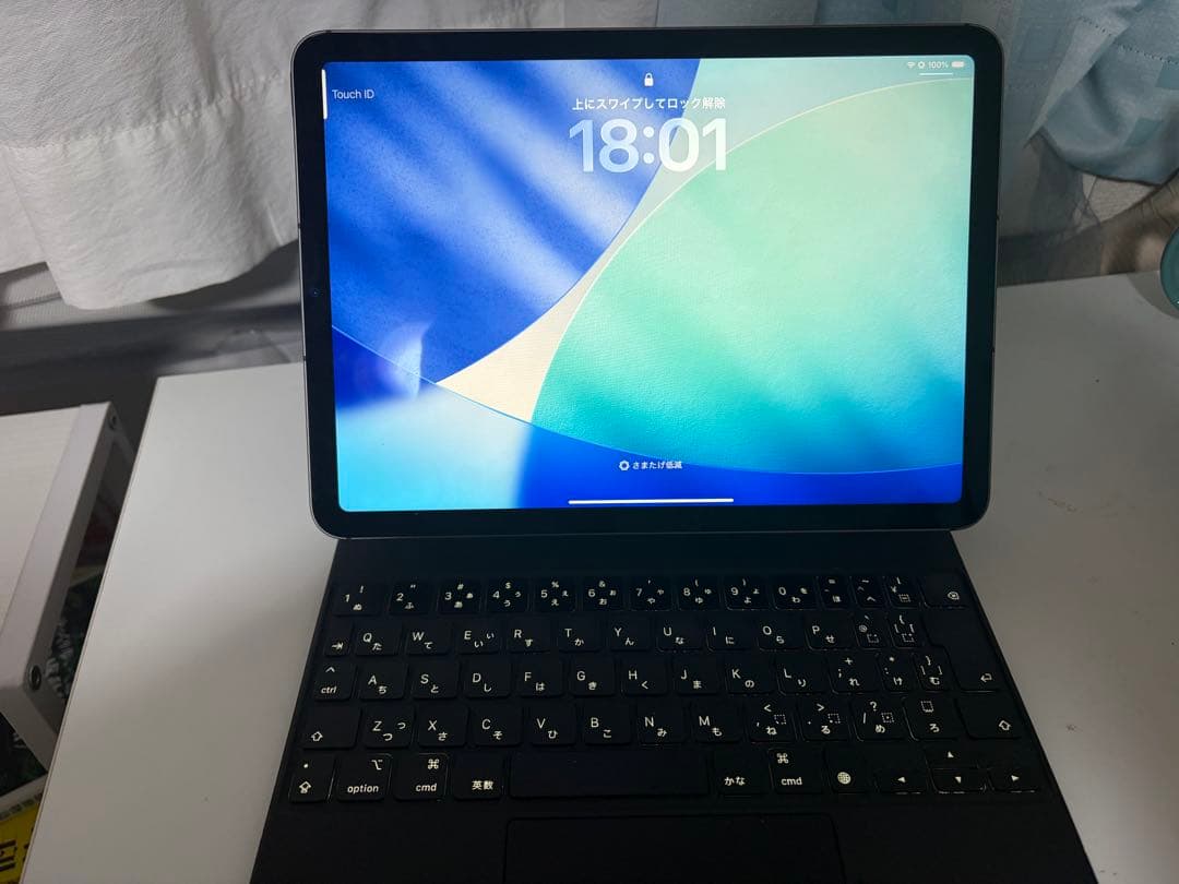 iPad Air(第5世代) + マジックキーボード