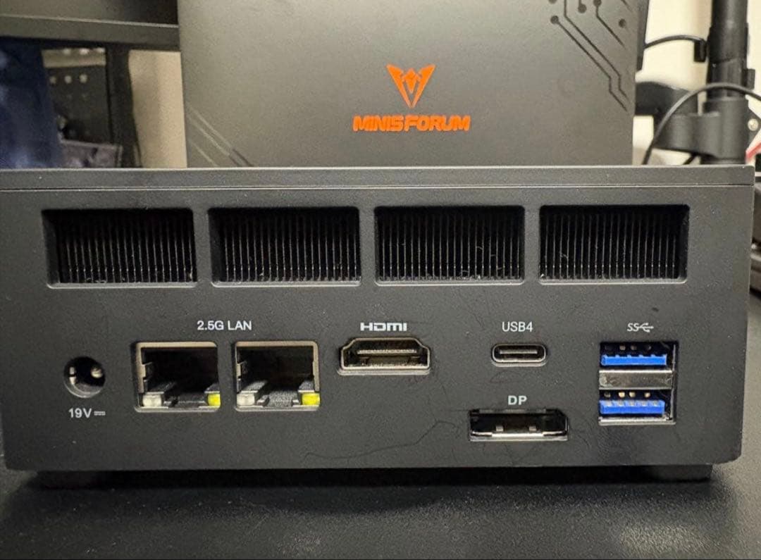 MINISFORUM UM690 ミニPC