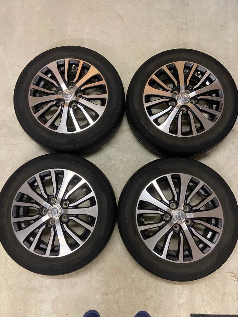 セレナ c26純正アルミホイールとタイヤセット送料込み