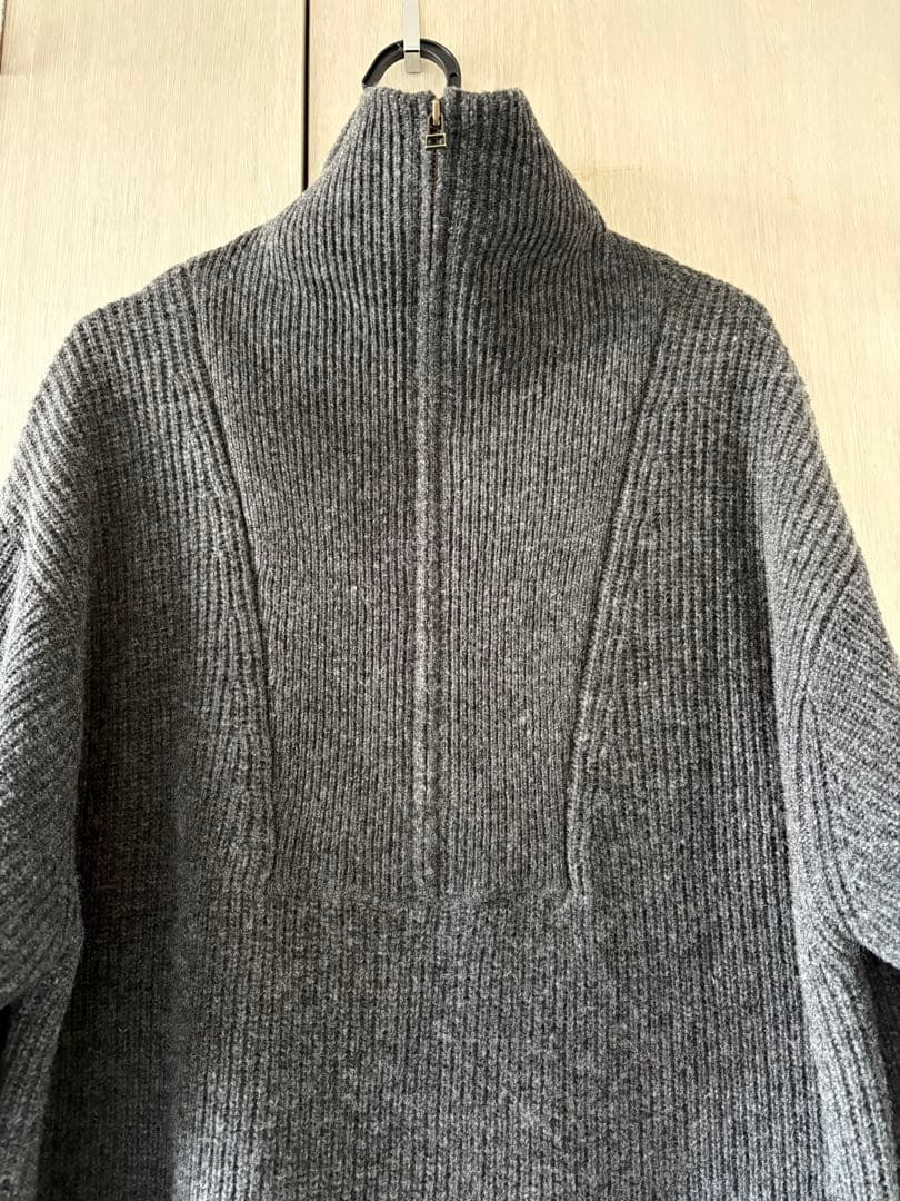 北欧暮らしの道具店　グレー ハイネック ハーフジップ　ロングニットワンピース