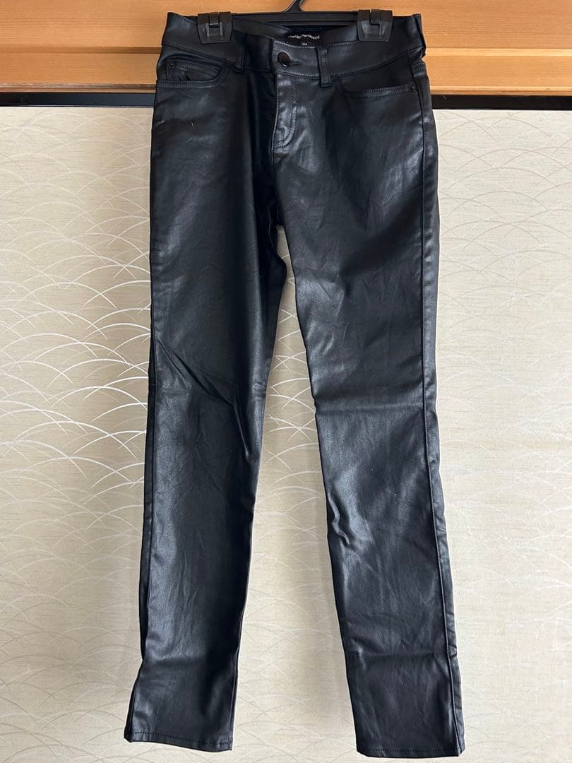 ゆら　エンポリオ・アルマーニ　キッズ　レザー風パンツ