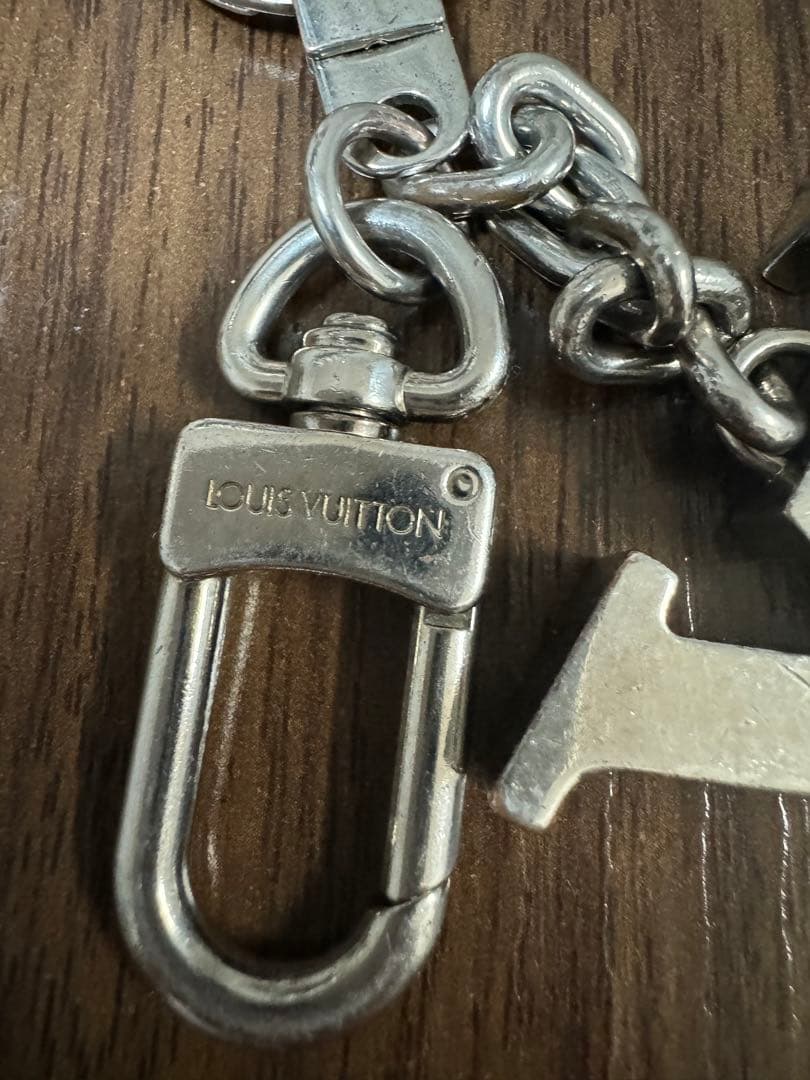 louis vuitton キーホルダー