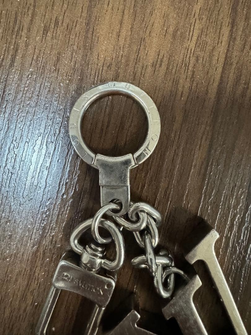 louis vuitton キーホルダー
