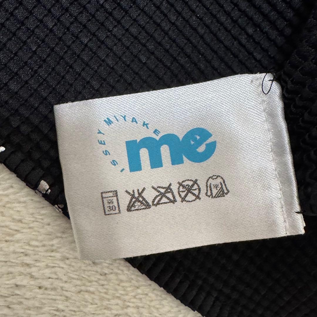 極美品✨ISSEY MIYAKE me プリーツ　光沢感　ブラック　箔