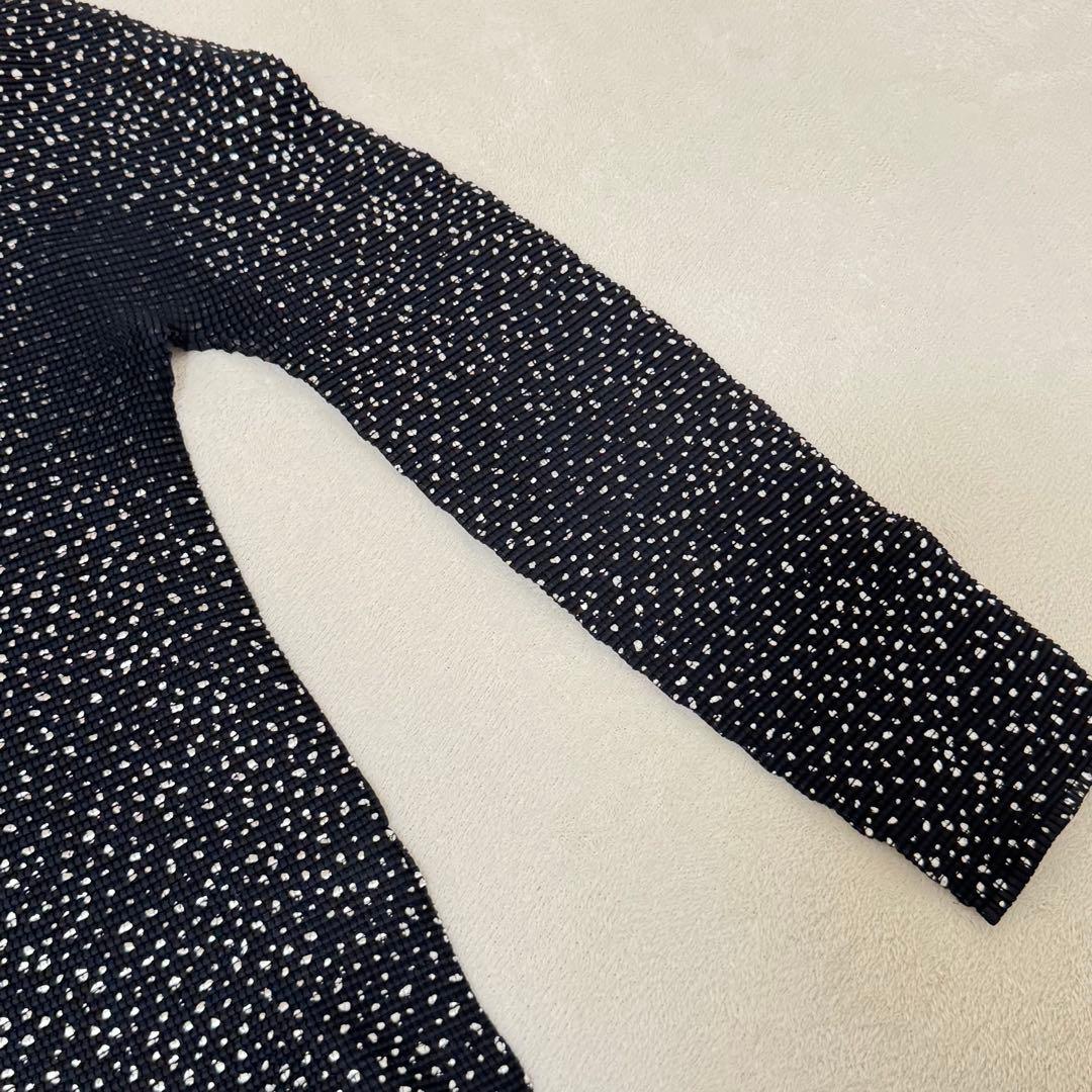 極美品✨ISSEY MIYAKE me プリーツ　光沢感　ブラック　箔