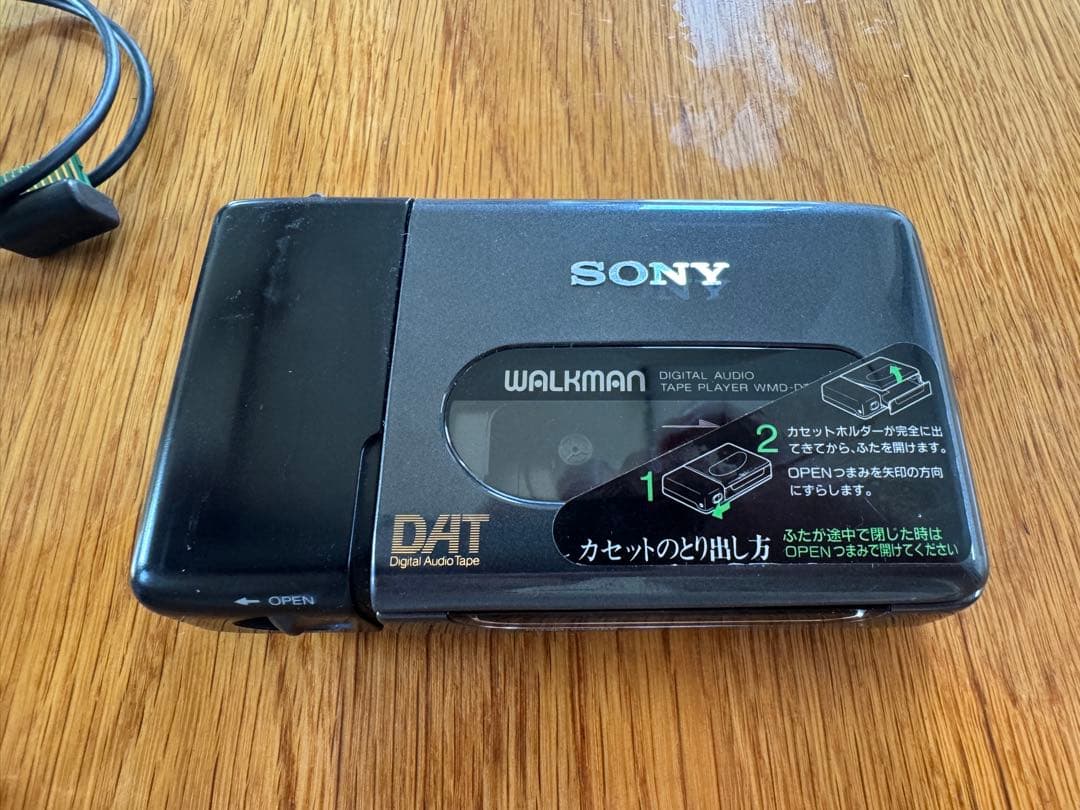WMD-DT1 SONY DAT ウォークマン【動作品 経年劣化/一部破損有】