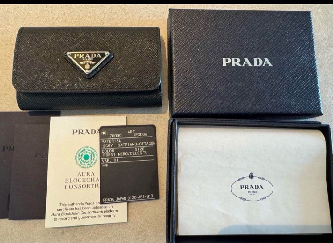 PRADA サフィアーノレザー キーケース　新品未使用