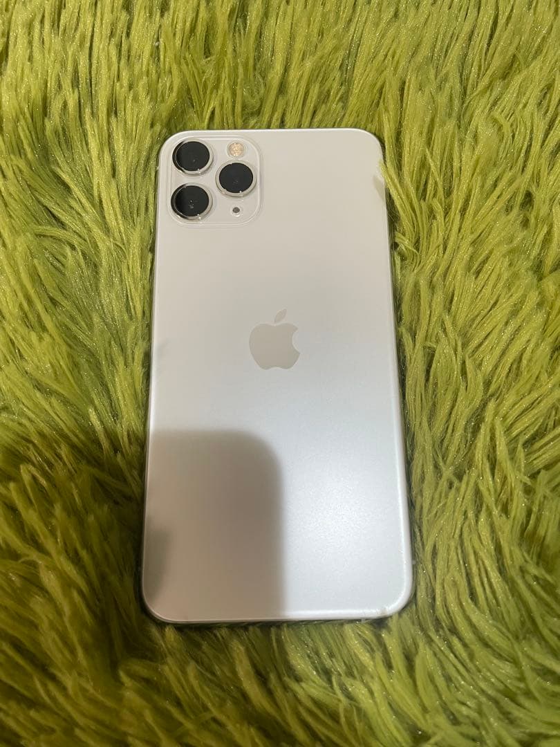 美品iPhone 11 Pro 256GB シルバー SIMフリーサブやゲーム等