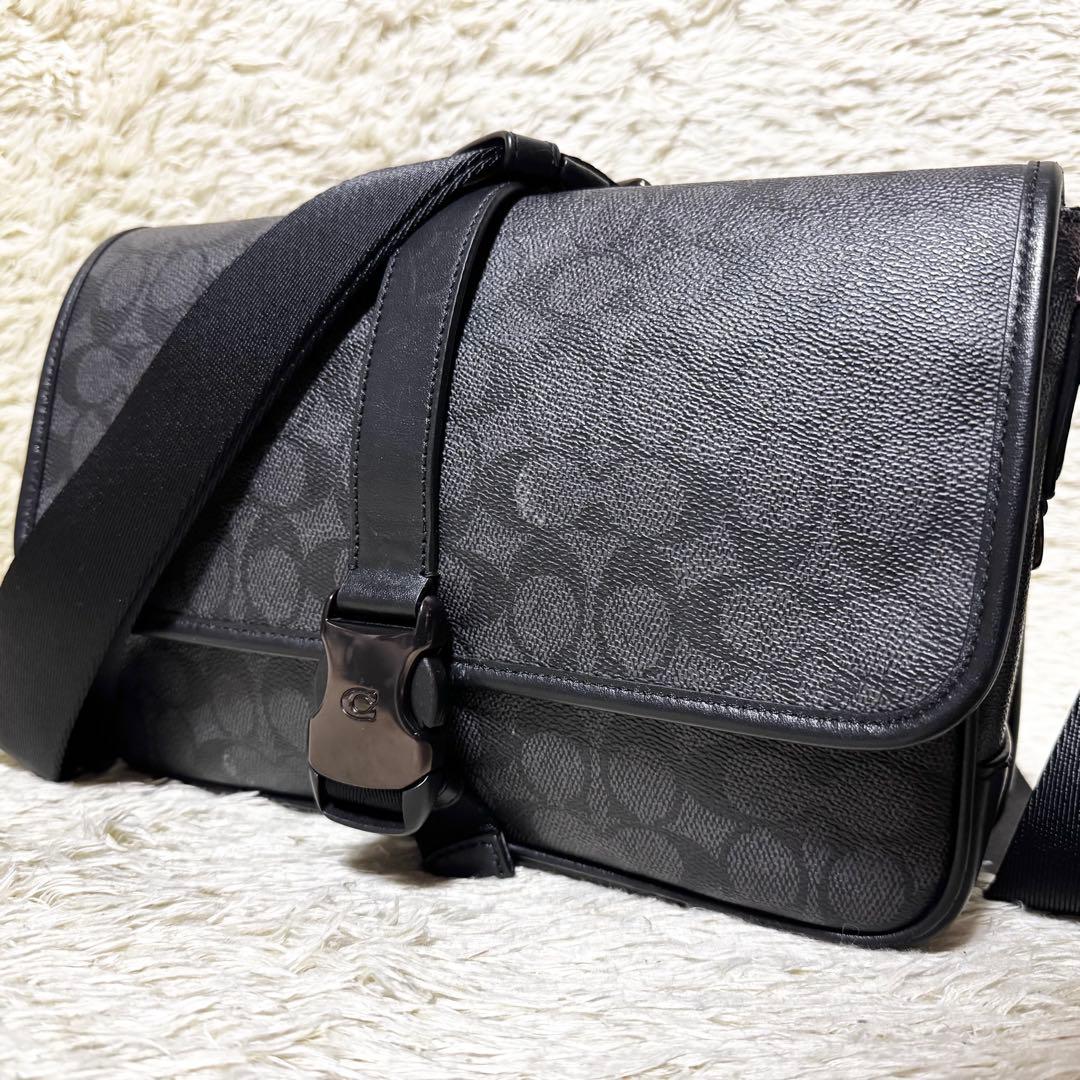 現行　コーチ　リーグ　メッセンジャーバッグ　斜め掛け　シグネチャー　ショルダー