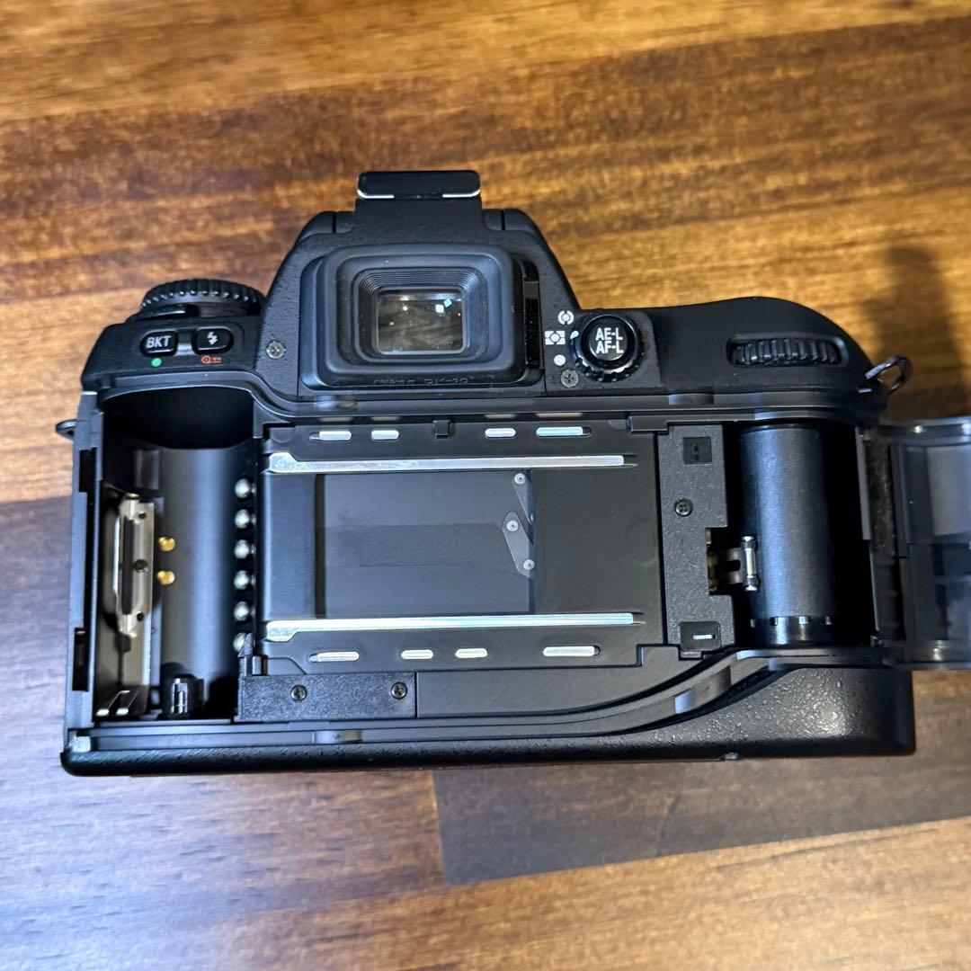 ニコン F80D + NIKKOR 35mm f2D + 28mm f2.8D