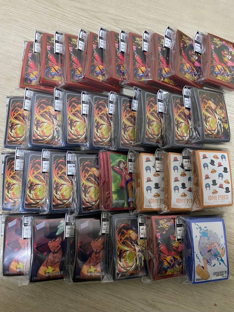 【新品未開封】ワンピースカードゲーム　スリーブ31個