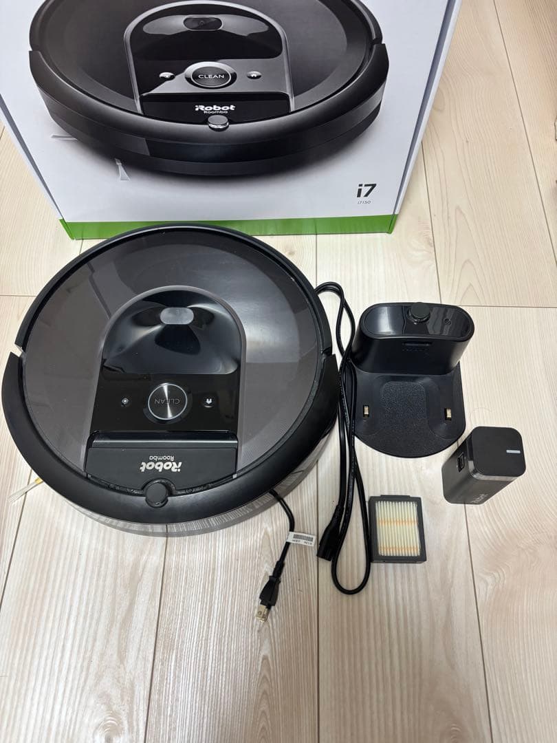 iRobot Roomba i7 本体・充電ドック付き　27年9月まで保証書有り