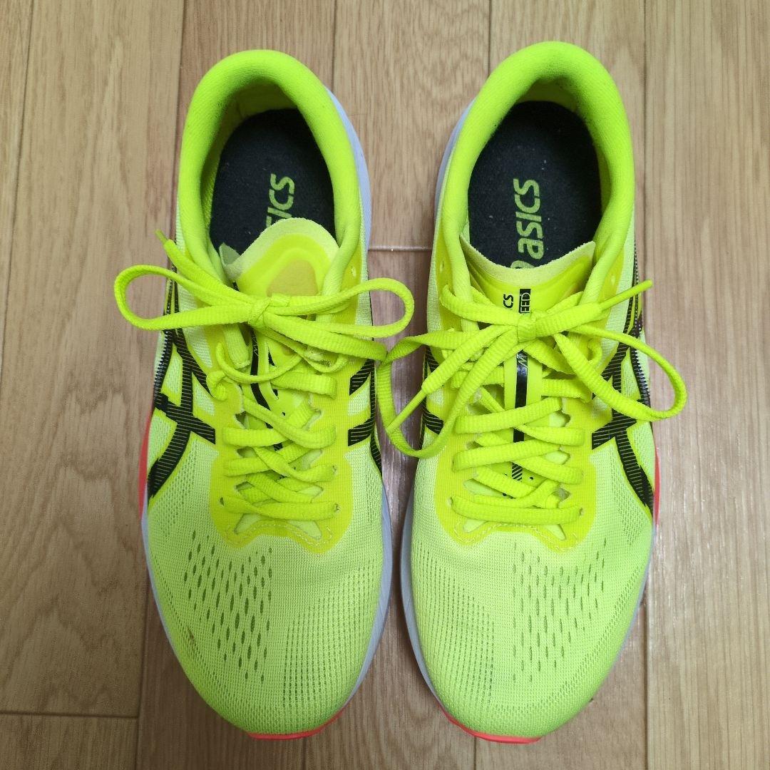 ●走行約50㌔使用品、asics マジックスピード4　ワイドサイズ25.5センチ