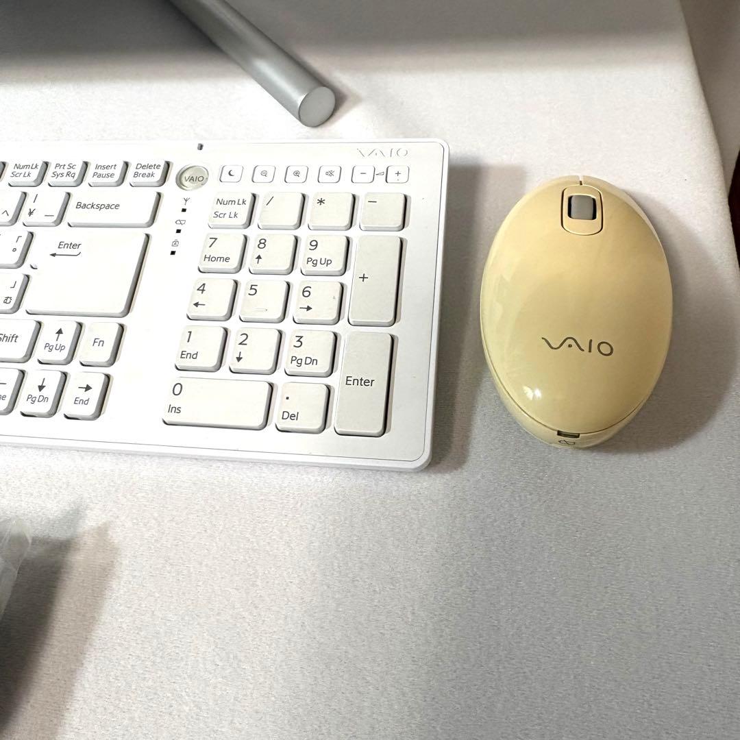 中古　VAIO オールインワンPC ホワイト　VPCL247FJ/WI