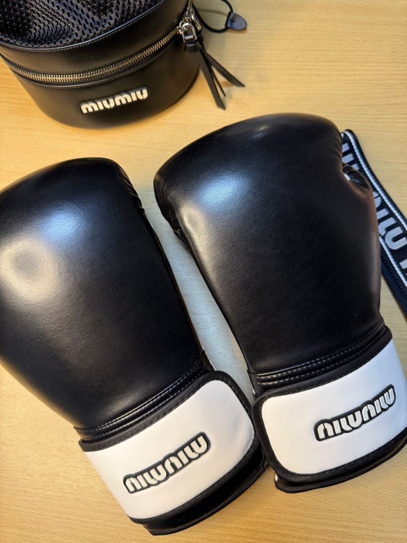 miumiu ミュウミュウ ボクシンググローブ 黒白 収納ケース付き